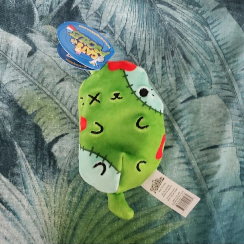 Cat Vs Pickles Zombie Kitty - Picture 1 of 3